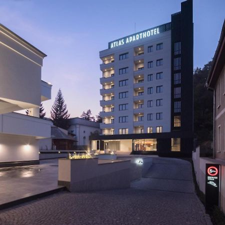 Atlas Aparthotel Piatra Neamţ Exterior foto