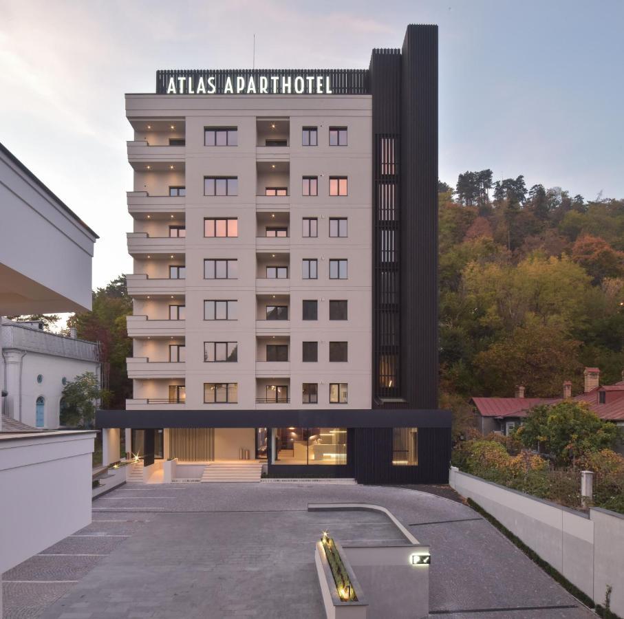 Atlas Aparthotel Piatra Neamţ Exterior foto